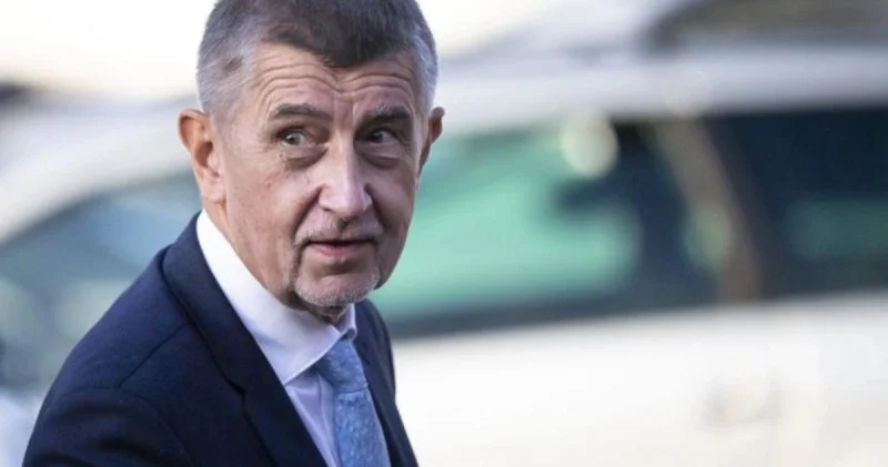 Yeni Baş nazir: Ukraynada sülhün bərqərar edilməsinə çağırıram