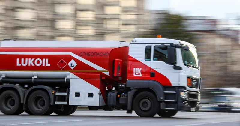 Лукойлу обязали вернуть топливо аэропорту