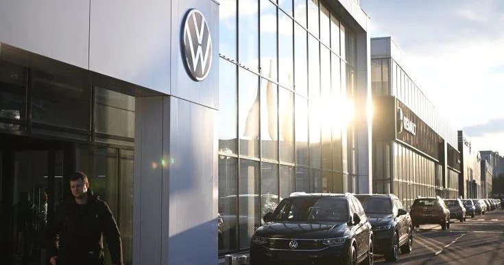 Alman avtomobil konserni zavodunu bağlayır