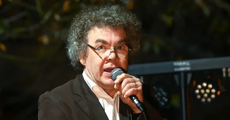 Alman millət vəkili nasist salamı verdi, toxunulmazlığı ləğv edildi