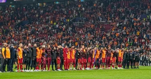 Qalatasaray 3 futbolçusu ilə yollarını ayırır