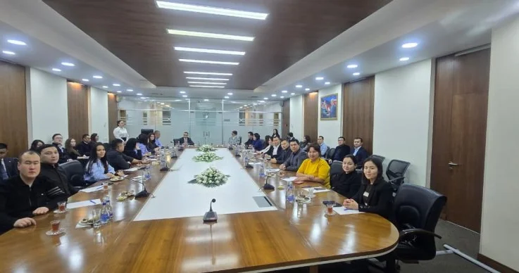 Qazaxıstandan olan hakimliyə namizədlər Ədliyyə Akademiyasında təcrübə keçiblər