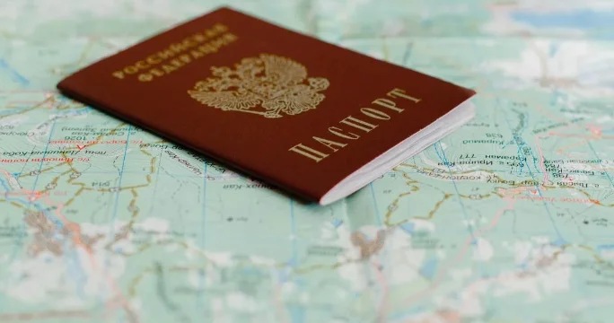 Жизнь без паспорта длиной в 55 лет завершилась со слезами на глазах в суде Minval Politika