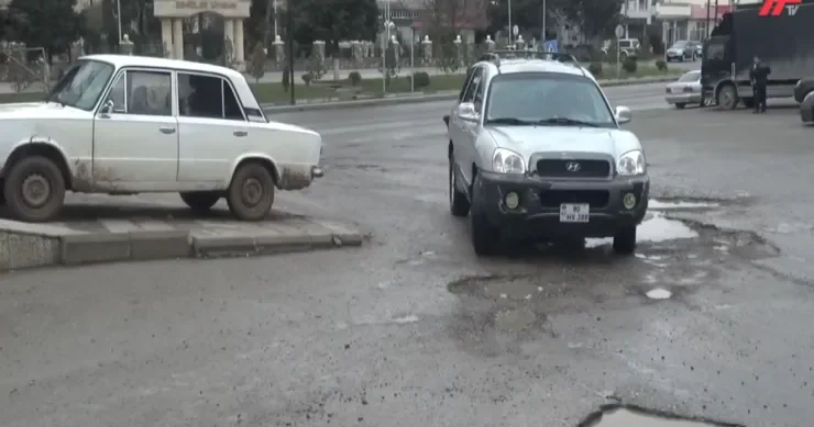 Yolu olmayan Quba sakinləri əziyyət çəkirlər VİDEO
