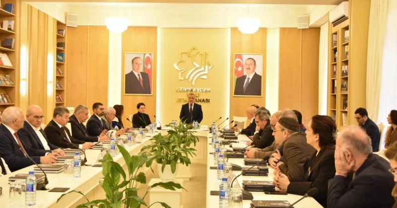 Elmira Axundovanın Ulu Öndərə həsr olunmuş ikicildlik kitabının təqdimatı keçirilib