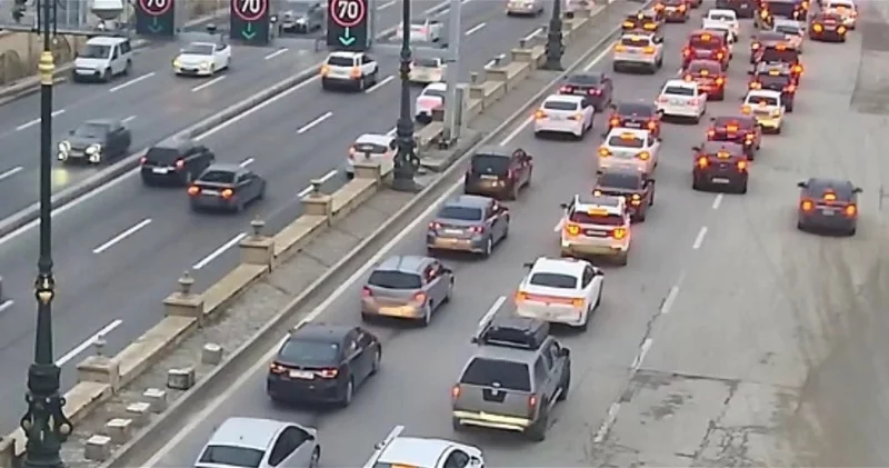 На этих дорогах Баку наблюдаются пробки ФОТО СПИСОК