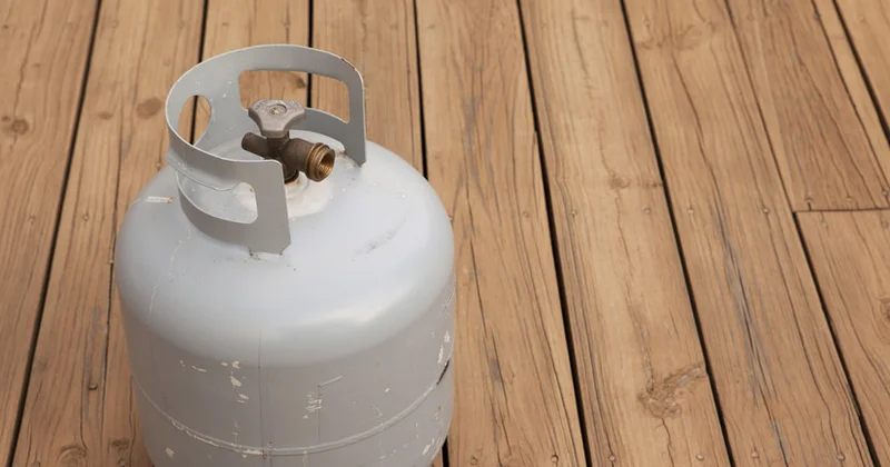 Yakutskda avtomobildə qaz balonu partladı: iki nəfər xəsarət aldı