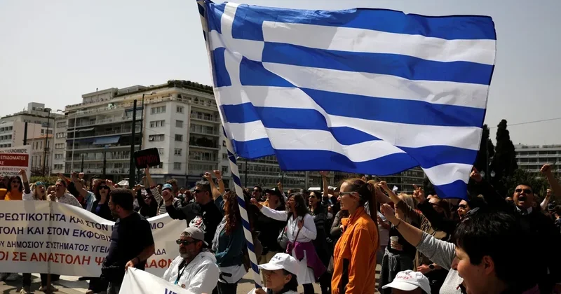 Yunanıstanda vergi artımına etiraz olaraq ümummilli tətil başlayır