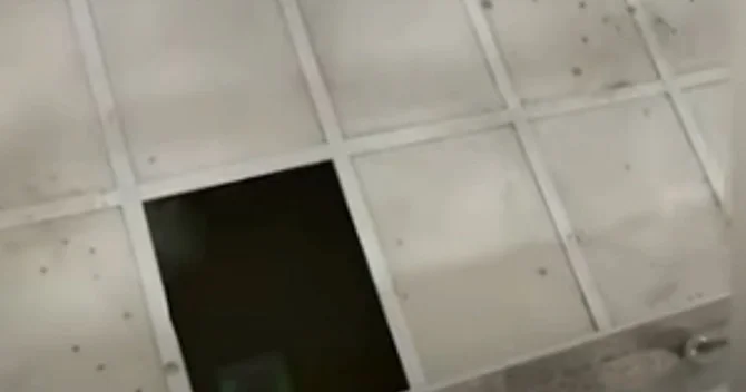 Yerdəki 100 manatı götürmək istəyəndə zirzəmiyə düşdü Tələbənin yıxılaraq xəsarət almasının TƏFƏRRÜATI