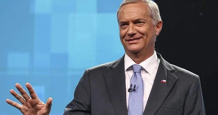 Çilidə 33 il sonra sağçı prezident seçildi