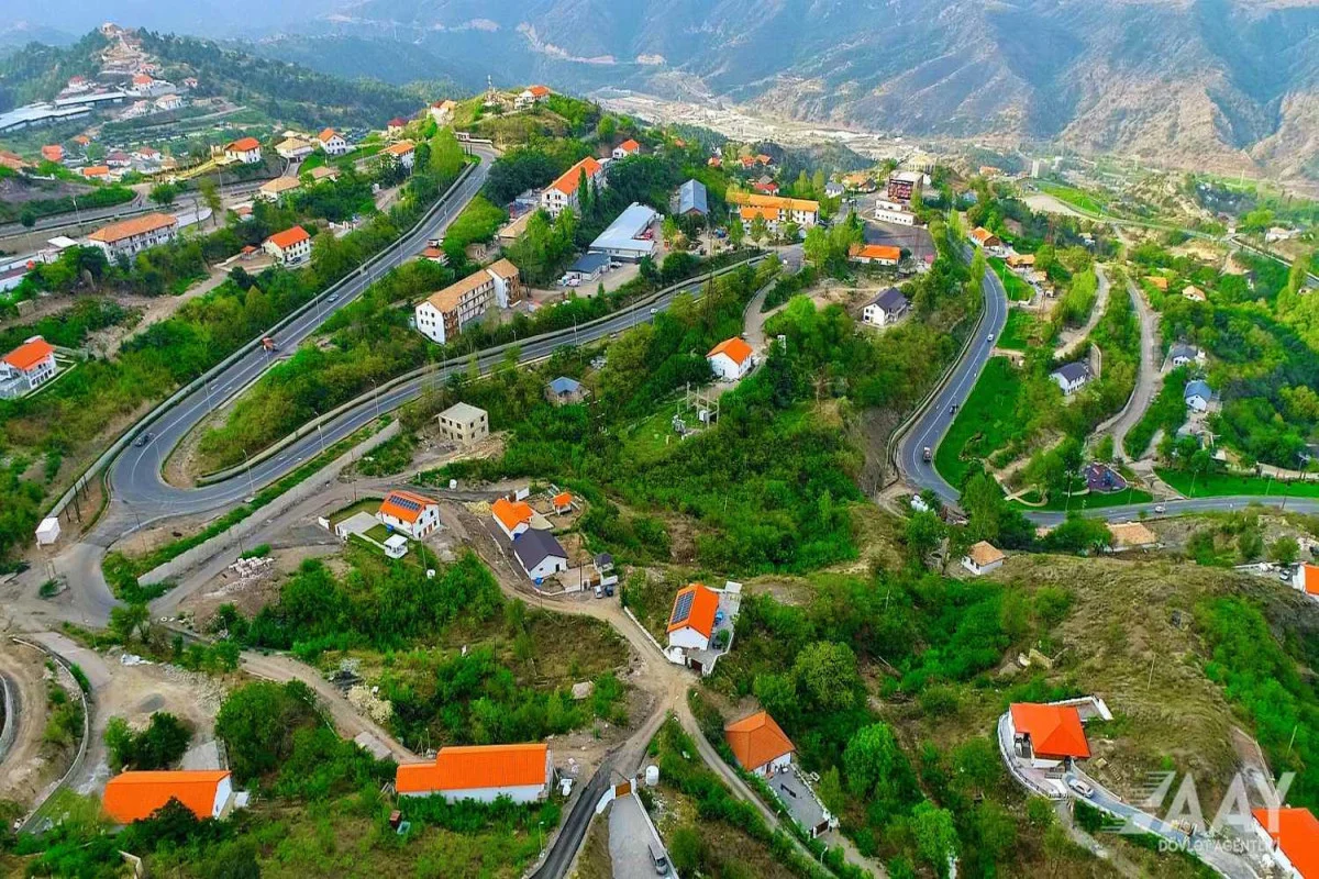 Azad edilmiş ərazilərdə yol tikintisi işlərinin həcmi açıqlanıb VİDEO