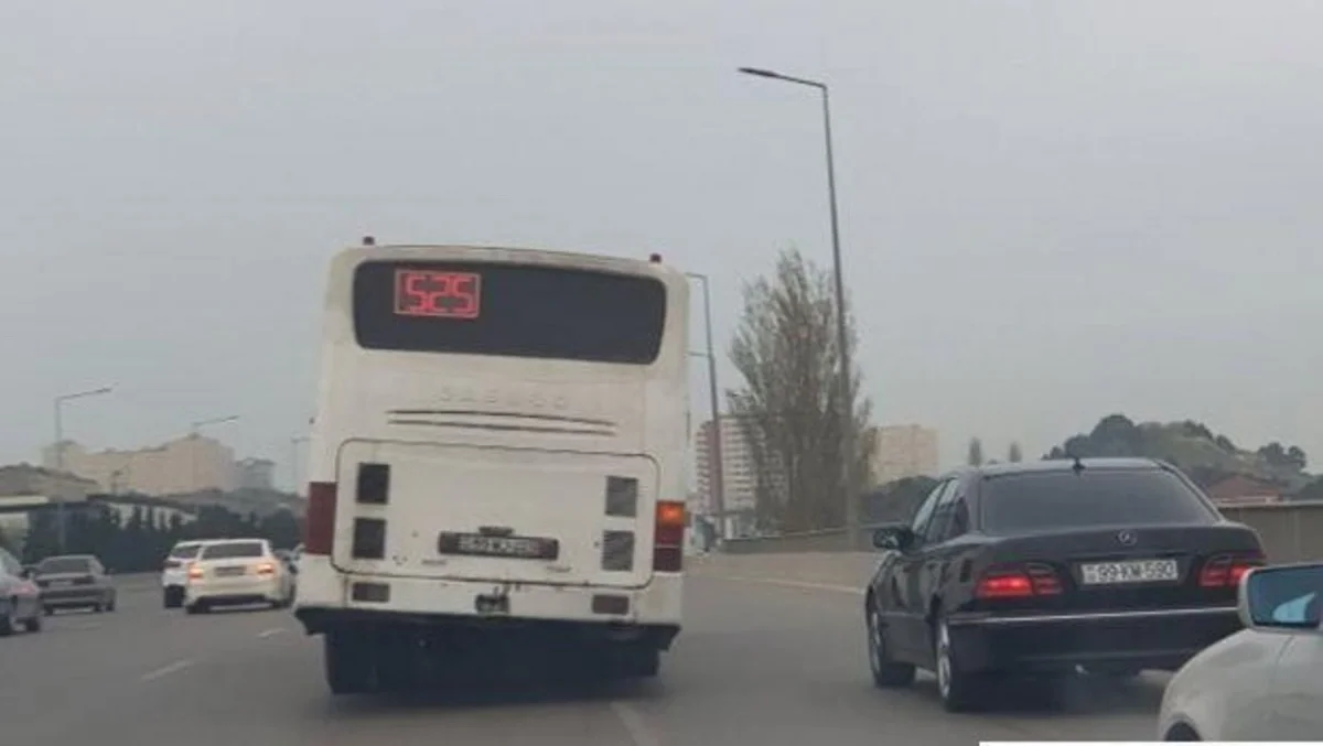 Sərnişindən ŞİKAYƏT: Avtobusa uşaq arabası ilə minməyə icazə yoxdur