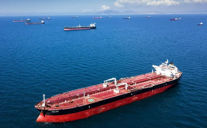 “Bloomberg”: Rusiya nefti daşıyan beş tanker Çin sahillərində ilişib qalıb