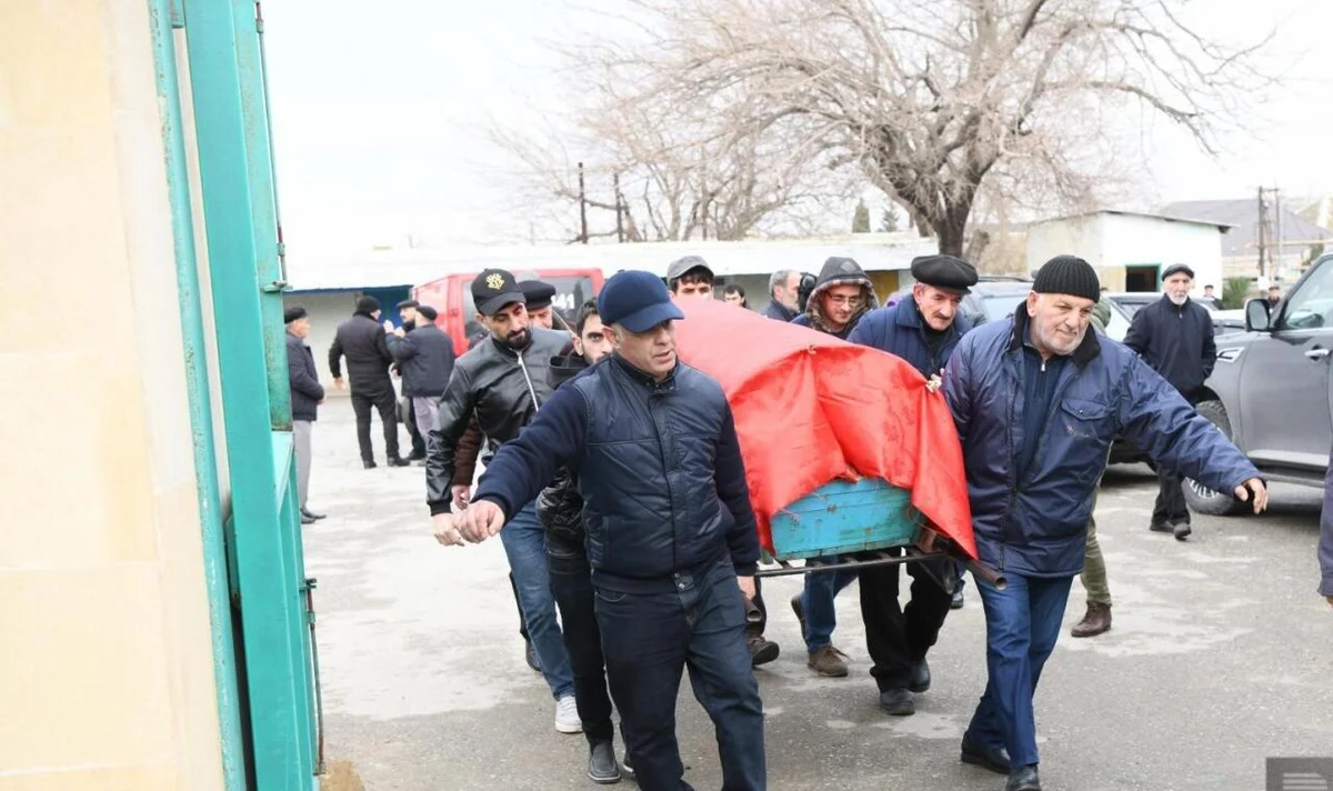 Çimnaz torpağa tapşırıldı Dəfndən FOTOlar