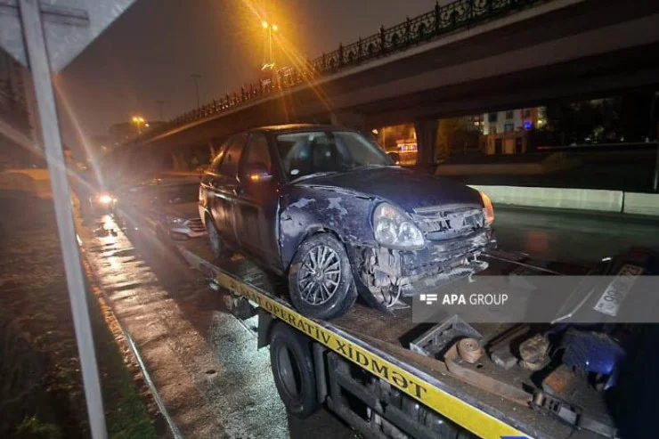 Bakıda iki avtomobil və bir motosiklet toqquşdu 1 nəfər yaralandı