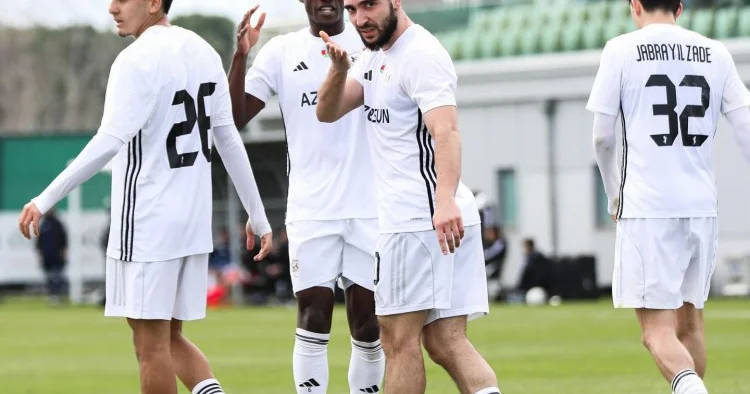 15 yaşlı futbolçu Qarabağ ın əsas komandasında debüt etdi FOTO