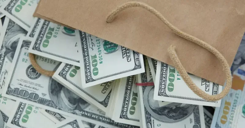 Мошенники оставили без денег бывшего топ менеджера КазМунайГаза