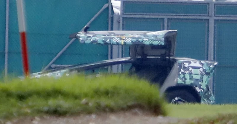 Səudiyyə Ərəbistanı olduqca qeyri adi elektrik avtomobilini təqdim etdi...