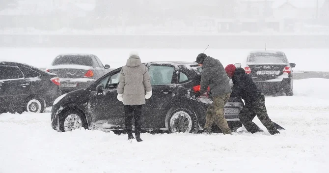 Qışda avtomobillərin yanacaq sərfi niyə artır və necə azaltmaq olar?