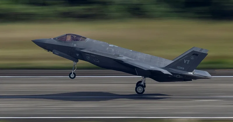 ABŞ Hərbi Hava Qüvvələrinə məxsus qırıcı Yaponiya sahillərində itkin düşüb