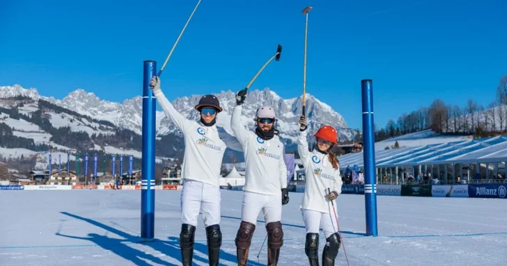 Команда Азербайджана стартовала с победы на Кубке мира по снежному поло