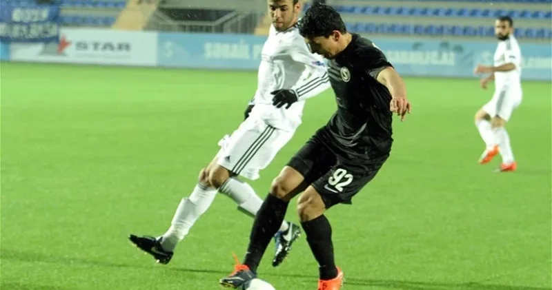 Бердыев просматривает туркменского форварда