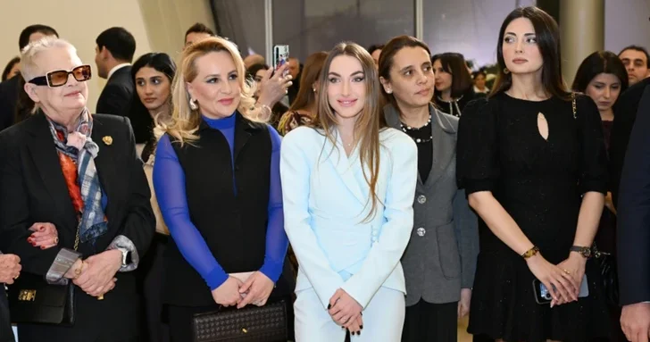 В Центре Гейдара Алиева состоялось открытие выставки Кэрол Фермен