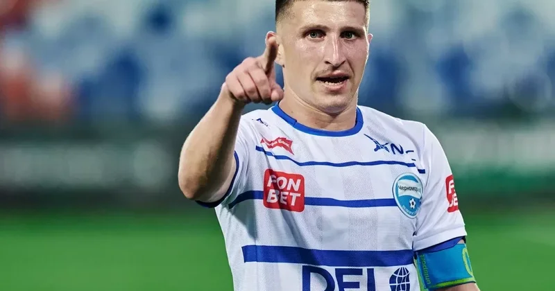 Qardaş qardaşı başqa klubdan “azad etdi”