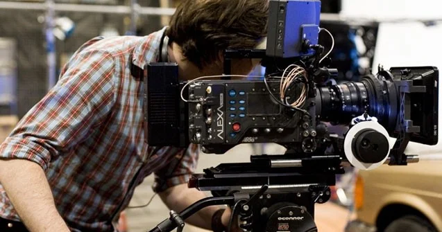 Rejissor böyük şirkətlərdən GİLEYLƏNDİ: Hər il ən azı...