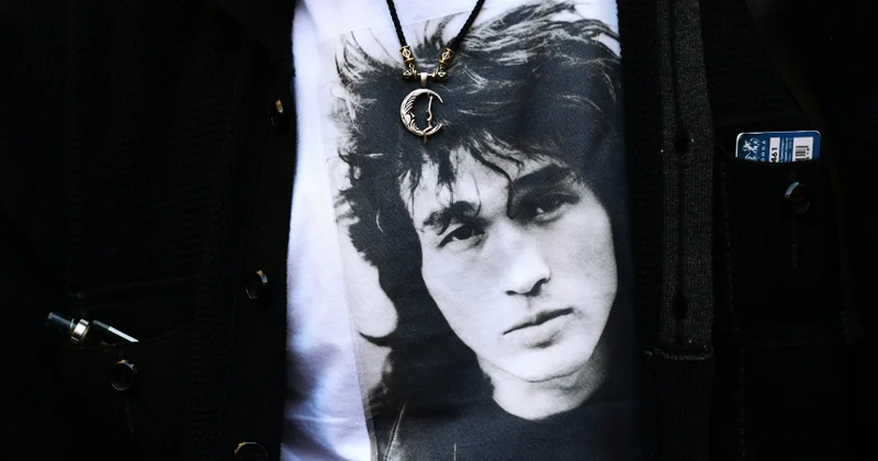 Viktor Tsoyun kitabı Rusiyada ən populyar rok tərcümeyi hallarına çevrilib...