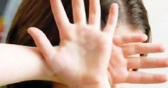 Bakıda qadın ərinə irad bildirdiyinə görə döyüldü QƏRAR