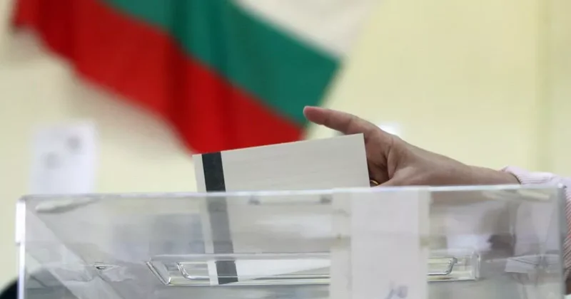 Болгария идет на восьмые парламентские выборы за пять лет