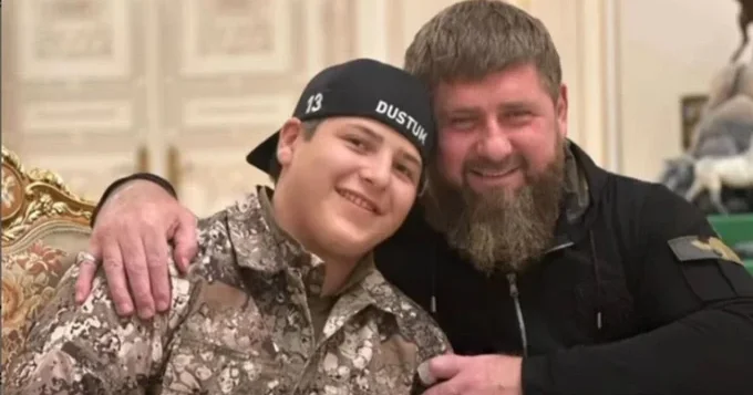 Сын Рамзана Кадырова попал в аварию