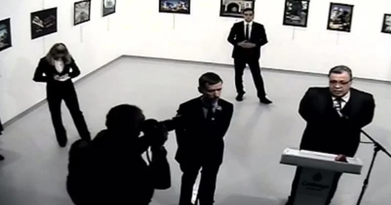 Karlovu öldürən zabit adını dəyişdi