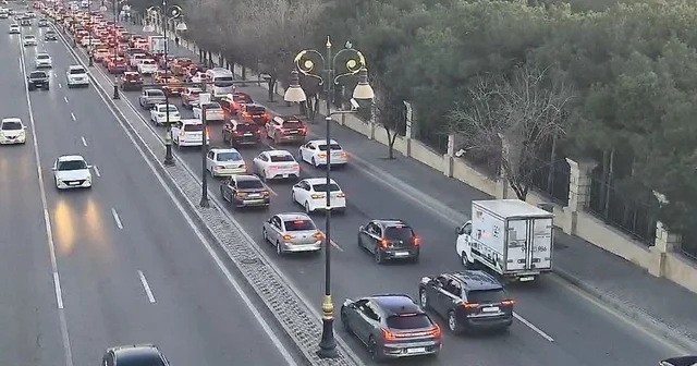 İş həftəsinin sonuncu günündə yollarda TIXAC var