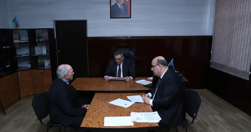 Начальник Госслужбы принял граждан в Нефтчале фото