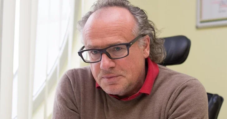 Бывший главный тренер молодежной сборной Азербайджана Бернард Липперт едет в Баку