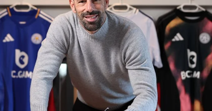 Nistelrooy özünə iş tapdı