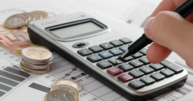 Əməkhaqqında tutulmalarla bağlı yeni normalar təsdiqləndi