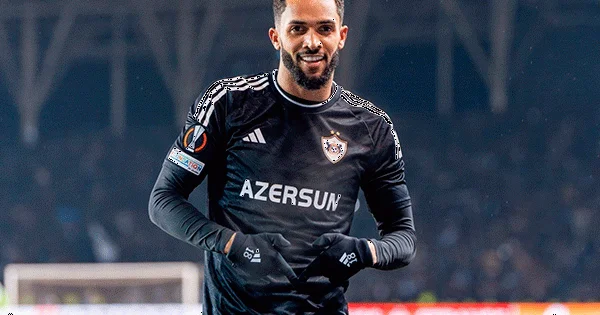 “Qarabağ”ın sabiq futbolçusu ayağına mükafatlarını döydürdü VİDEO