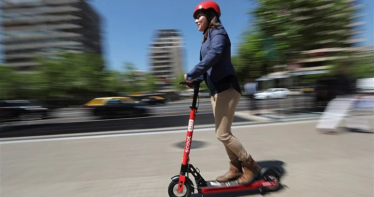 Elektron skuterlər: “Uzaq məsafələri qət etmək üçün deyil”