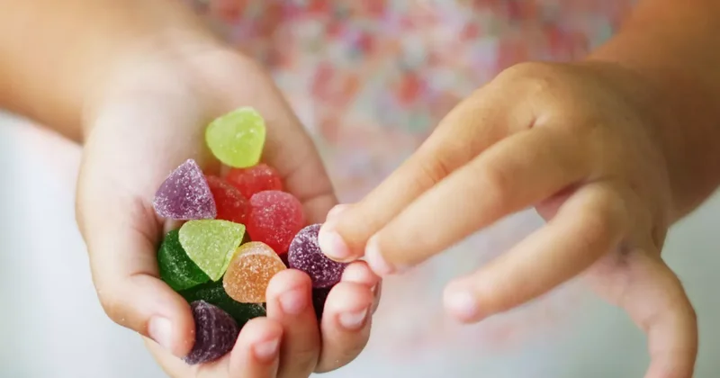 В казахстанском городе раздают сладости и подвозят женщин: ПОДРОБНОСТИ