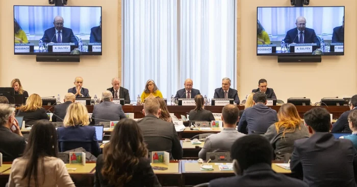 “Milyardlarla insanın problemini həll etməliyik”