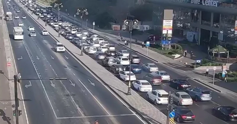 Названы самые загруженные участки дорог в столице