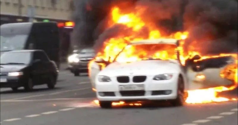 В центре Москвы сгорел BMW X6 бывшего вице президента Росгосстраха ВИДЕО