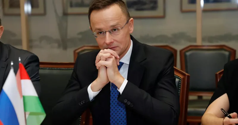 Сийярто заявил о готовности прекратить войну в Украине на саммите в Венгрии