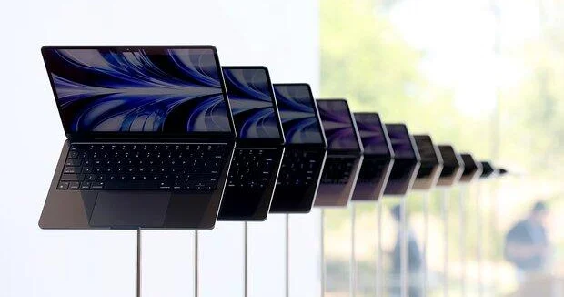 Apple выпустит разноцветный ноутбук