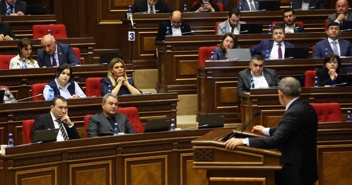 В правящей партии Армении определили лидеров списка кандидатов в премьеры