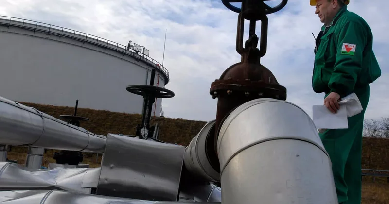 MOL: Венгрии придётся использовать часть стратегических запасов нефти из за остановки Дружбы