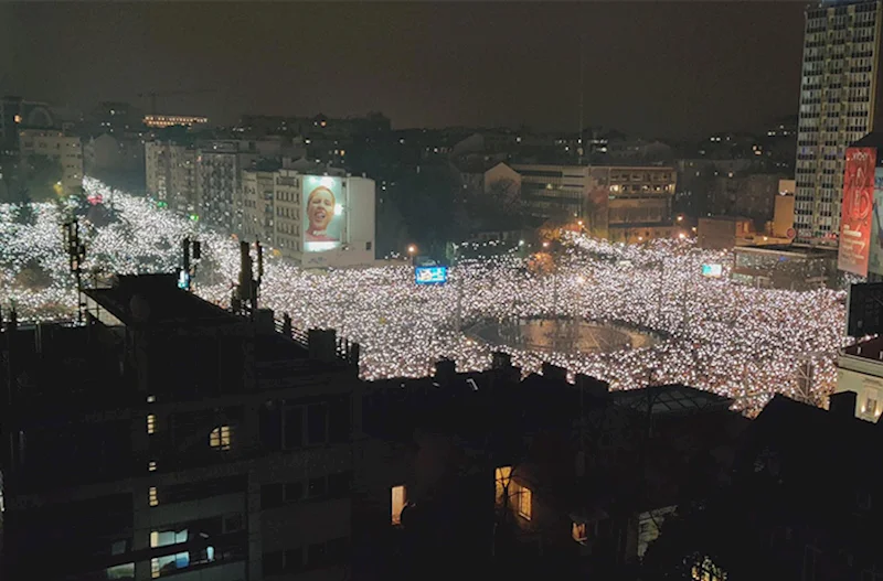 Serbiyada tələbələrin başlatdığı aksiyada 300 mindən çox adam iştirak edib Video